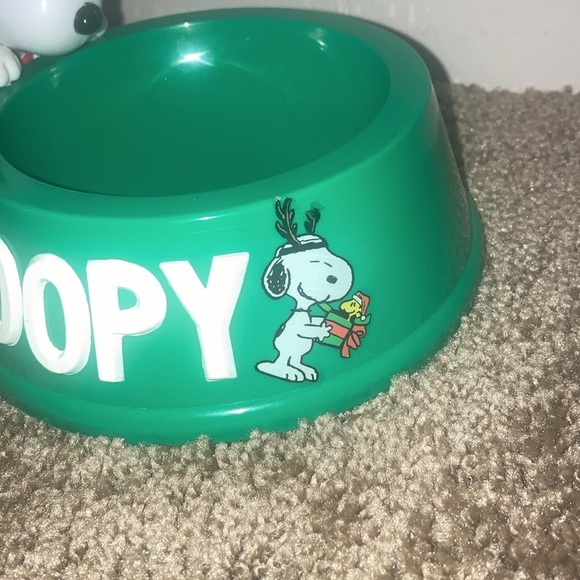 Peanuts Plastic Snoopy Christmas Candy Bowl/Pet Bowl - Picture 8 of 8